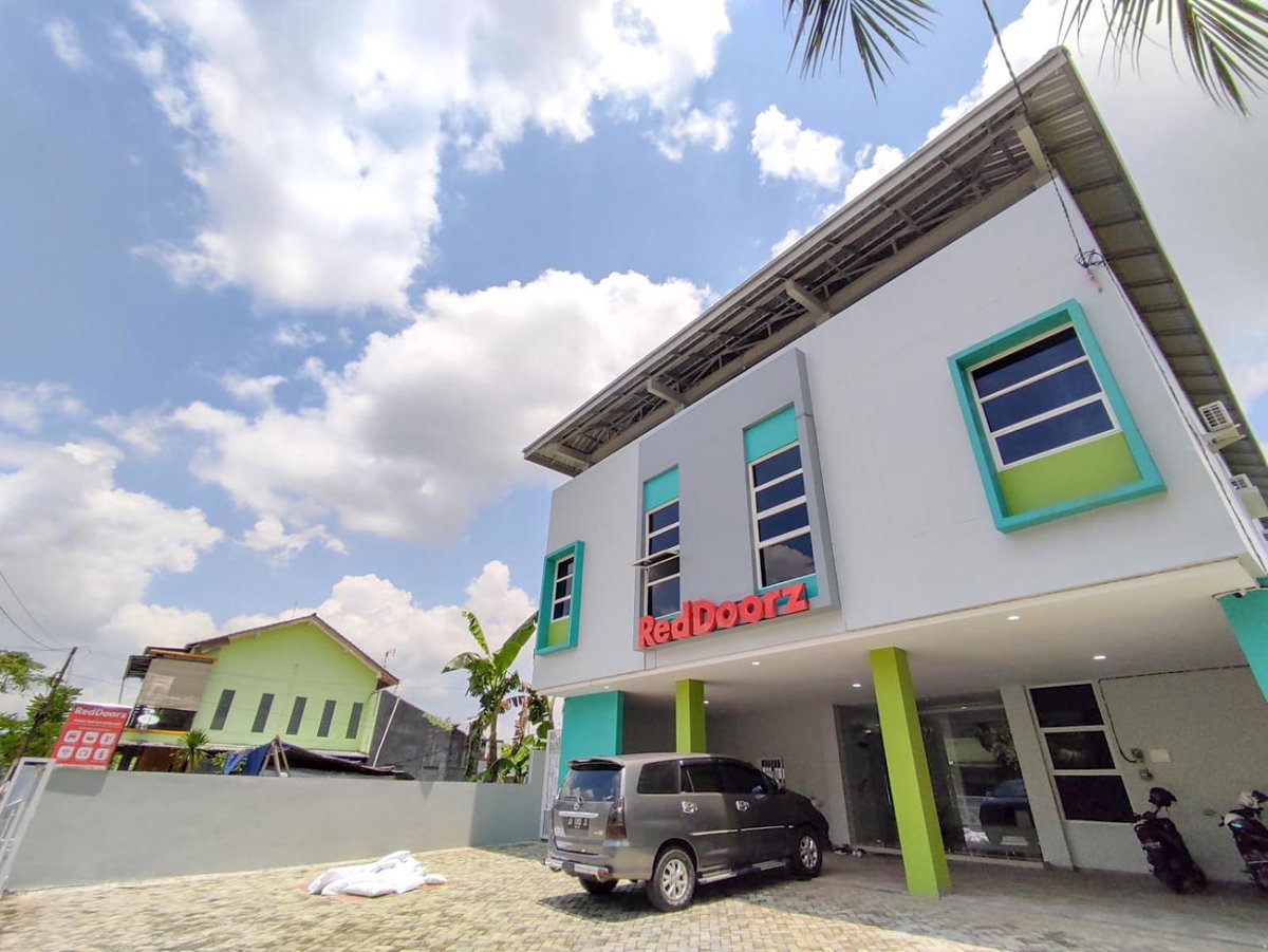 Hotel · RedDoorz Syariah near GOR Satria Area, Purwokerto