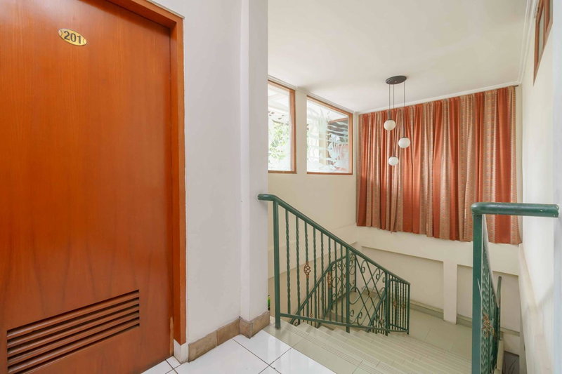 RedDoorz Plus near Kemang Raya, Jakarta, Indonesia