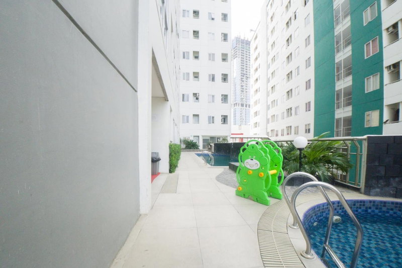 RedDoorz Apartment near Bundaran Satelit Surabaya 2, Surabaya, Indonesia
