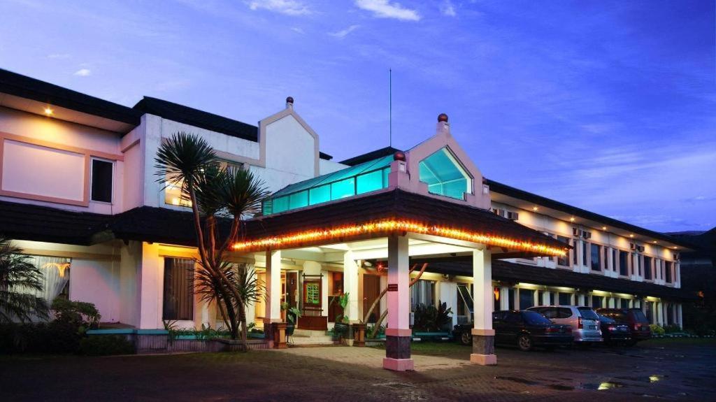Parama Hotel, Indonesia