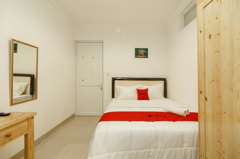 RedDoorz Syariah Plus near Pancoran 2, Jakarta, Indonesia
