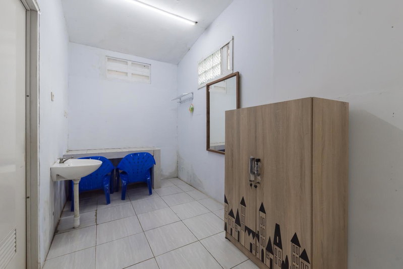 Urbanview Hotel D'Pineapple Villa Ciater by RedDoorz, Subang, Indonesia