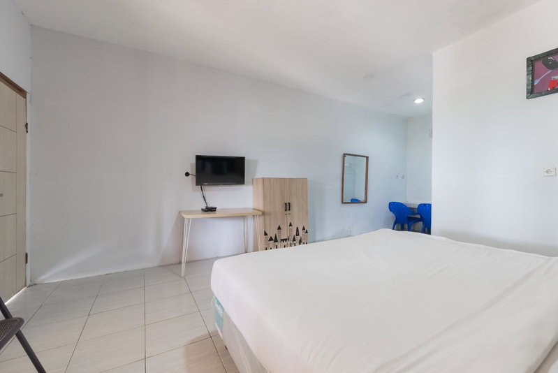 Urbanview Hotel D'Pineapple Villa Ciater by RedDoorz, Subang, Indonesia