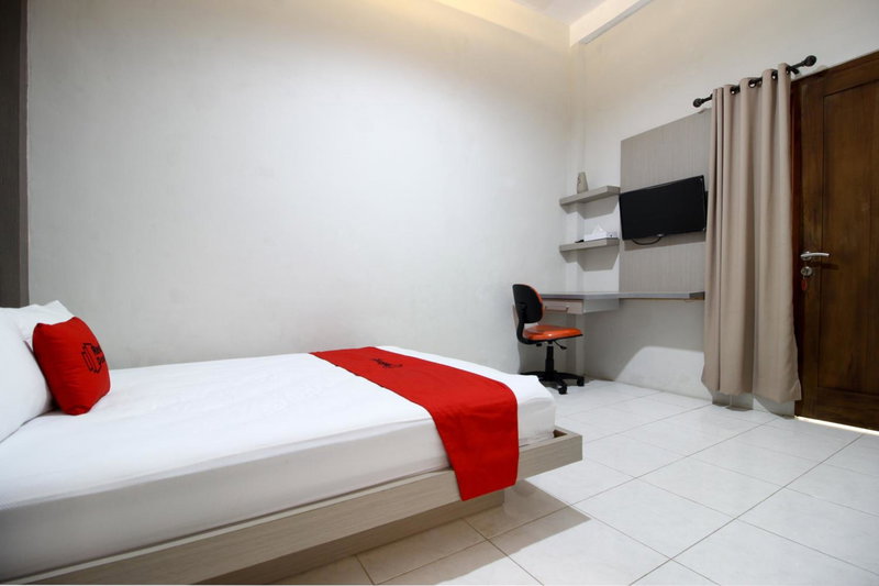 RedDoorz Plus near UPN Jogjakarta 2, Yogyakarta, Indonesia