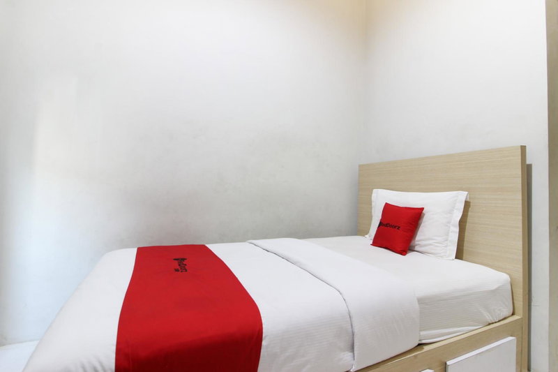 RedDoorz Plus near UPN Jogjakarta 2, Yogyakarta, Indonesia