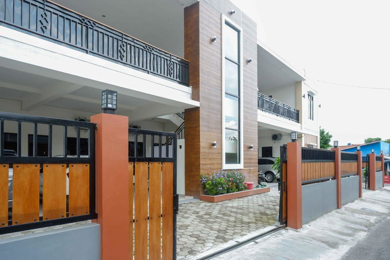 RedDoorz near Terminal Tirtonadi 2, Kadiporo 1, Indonesia