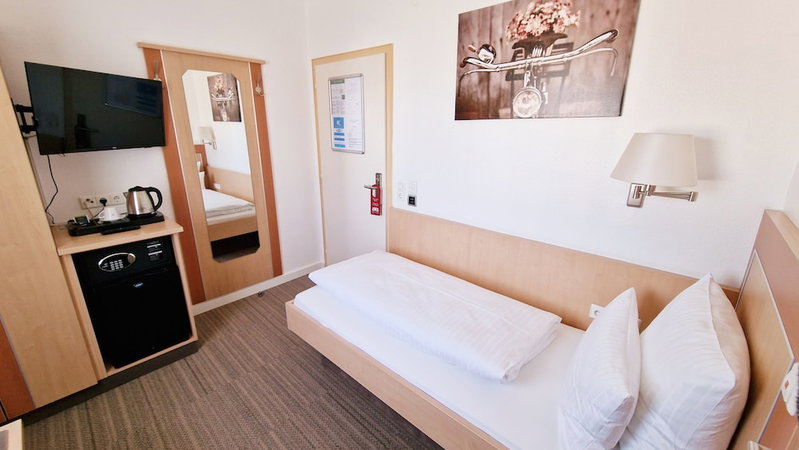 Hotel Garni Superior, Metzingen, Germany