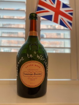 UNRIVALLED LOCATION - FIVE STAR - Worcester Apartment, Worcester, United Kingdom