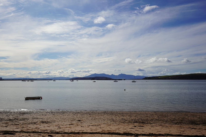 Beach house no2 with amazing sea views and private garden onto beach., Fairlie, United Kingdom
