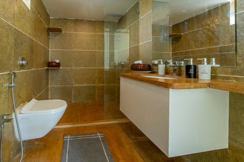 SaffronStays Onellaa, Nashik - infinity pool villa surrounded by a vineyard, Nashik, India