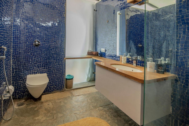 SaffronStays Onellaa, Nashik - infinity pool villa surrounded by a vineyard, Nashik, India