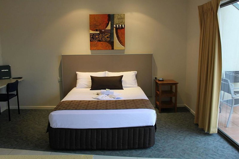 Emerald Executive Apartments, Emerald, Australia