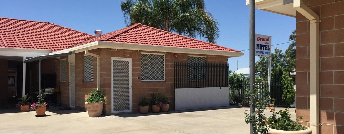 iGrand Motel, Australia