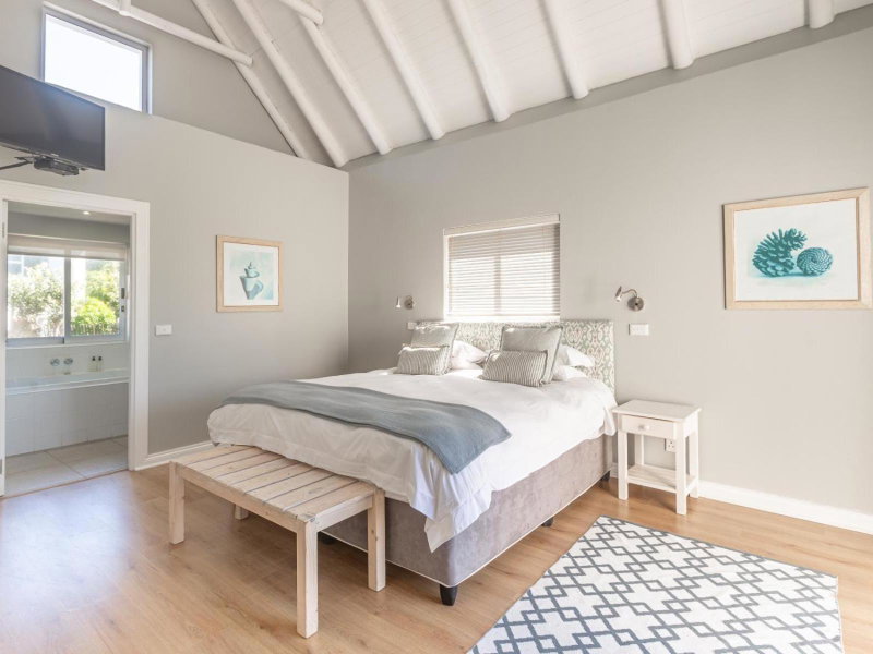 Beach Break Guest Houses and Villas, Cape St Francis, South Africa