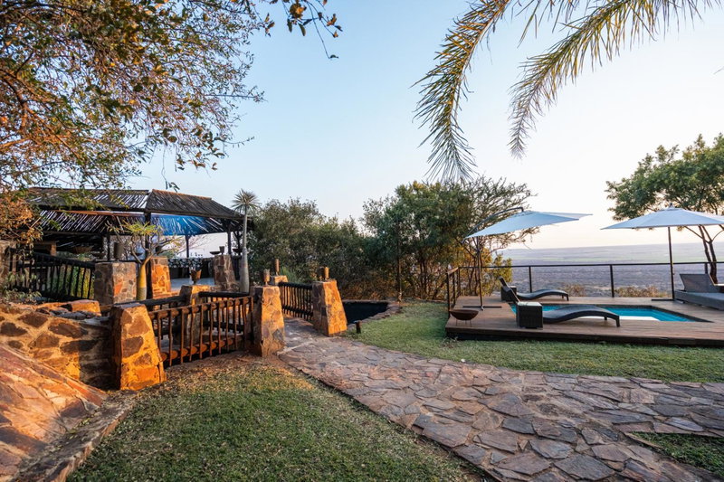 Humdani Game Lodge, Vaalkop Dam, South Africa