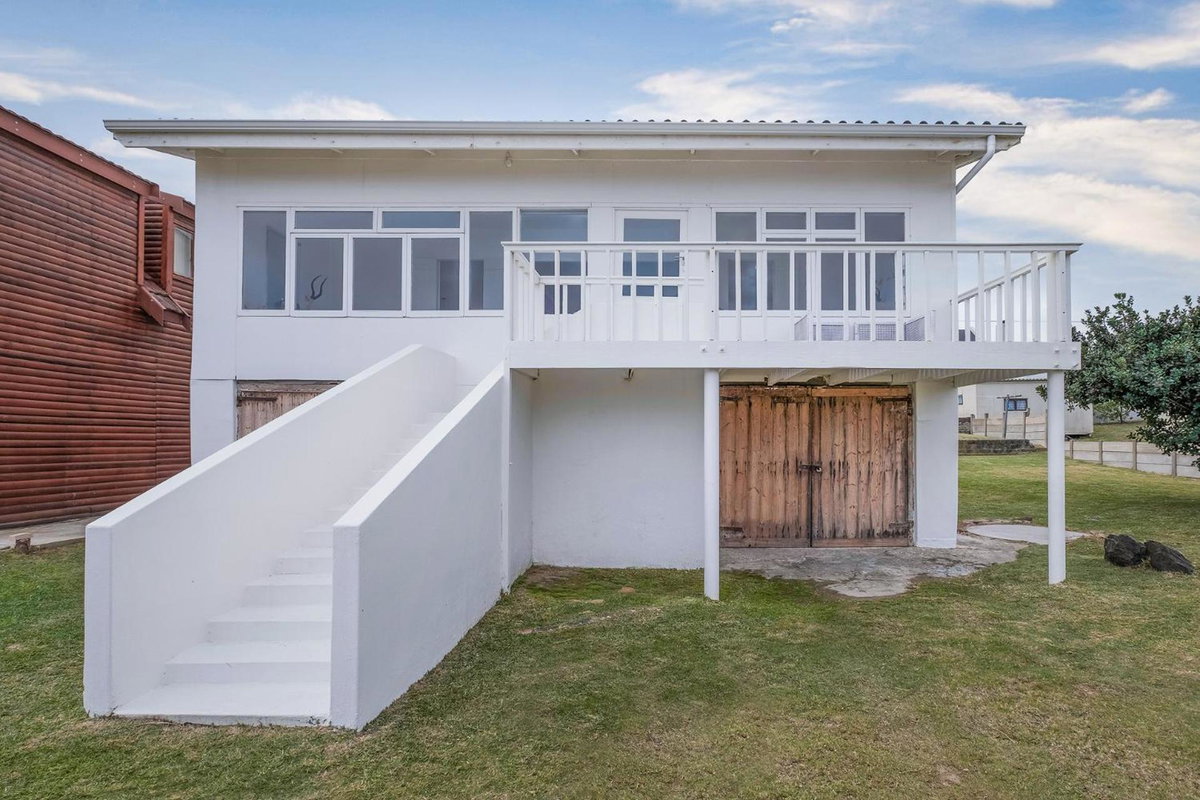 Hotel · Live Simply Beach House, Stilbaai