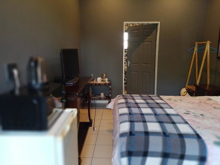Aloha Menlyn Lodge Ensuite Rooms with shower all with own entrance and unlimited free WiFi, Pretoria, South Africa