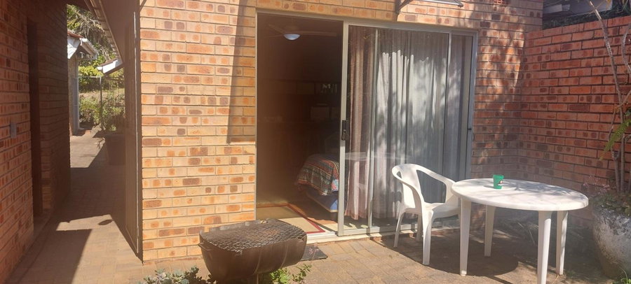 1 bed garden flat, Umzumbe, South Africa