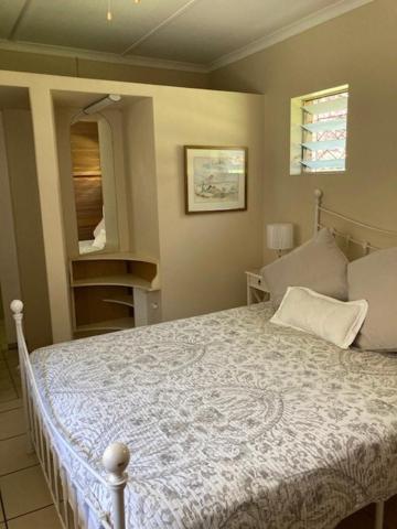 1 bed garden flat, Umzumbe, South Africa