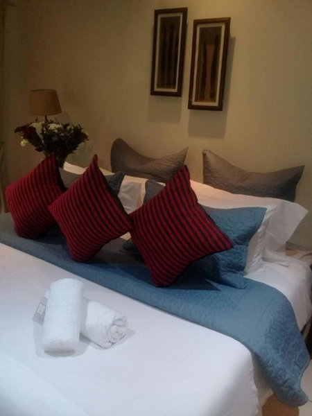 Shalamanzi Lodge, Hartbeespoort, South Africa