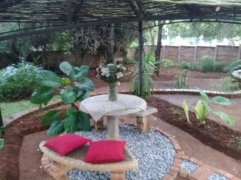 Shalamanzi Lodge, Hartbeespoort, South Africa