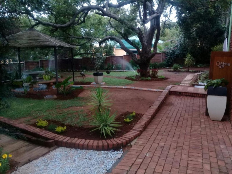 Shalamanzi Lodge, Hartbeespoort, South Africa