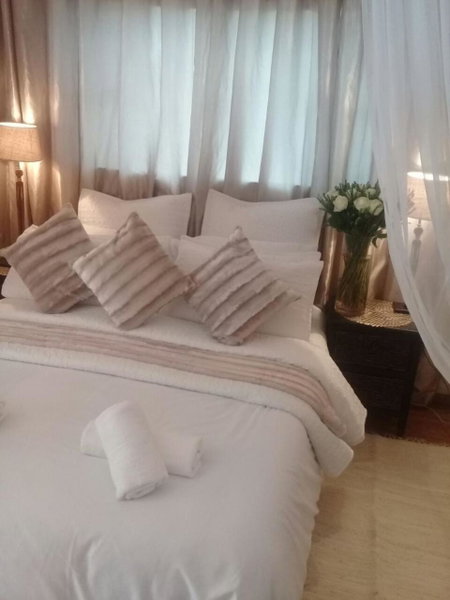 Shalamanzi Lodge, Hartbeespoort, South Africa