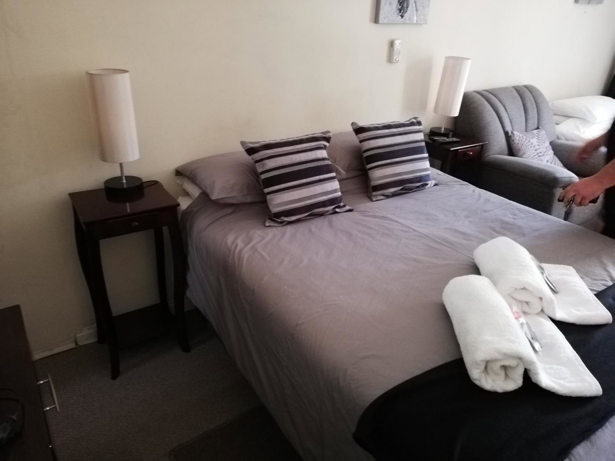 52 Oaks Guest House, South Africa