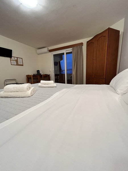 Iolkos Hotel Apartments, Chania, Greece