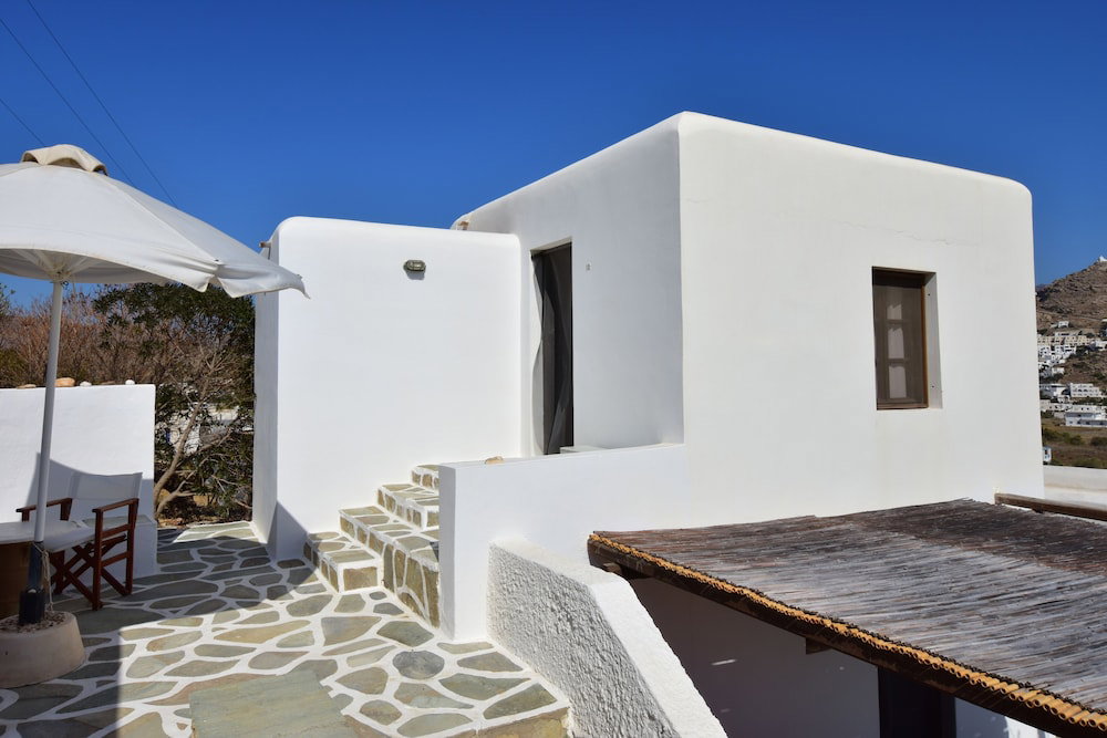 Petra Holiday Village, Greece