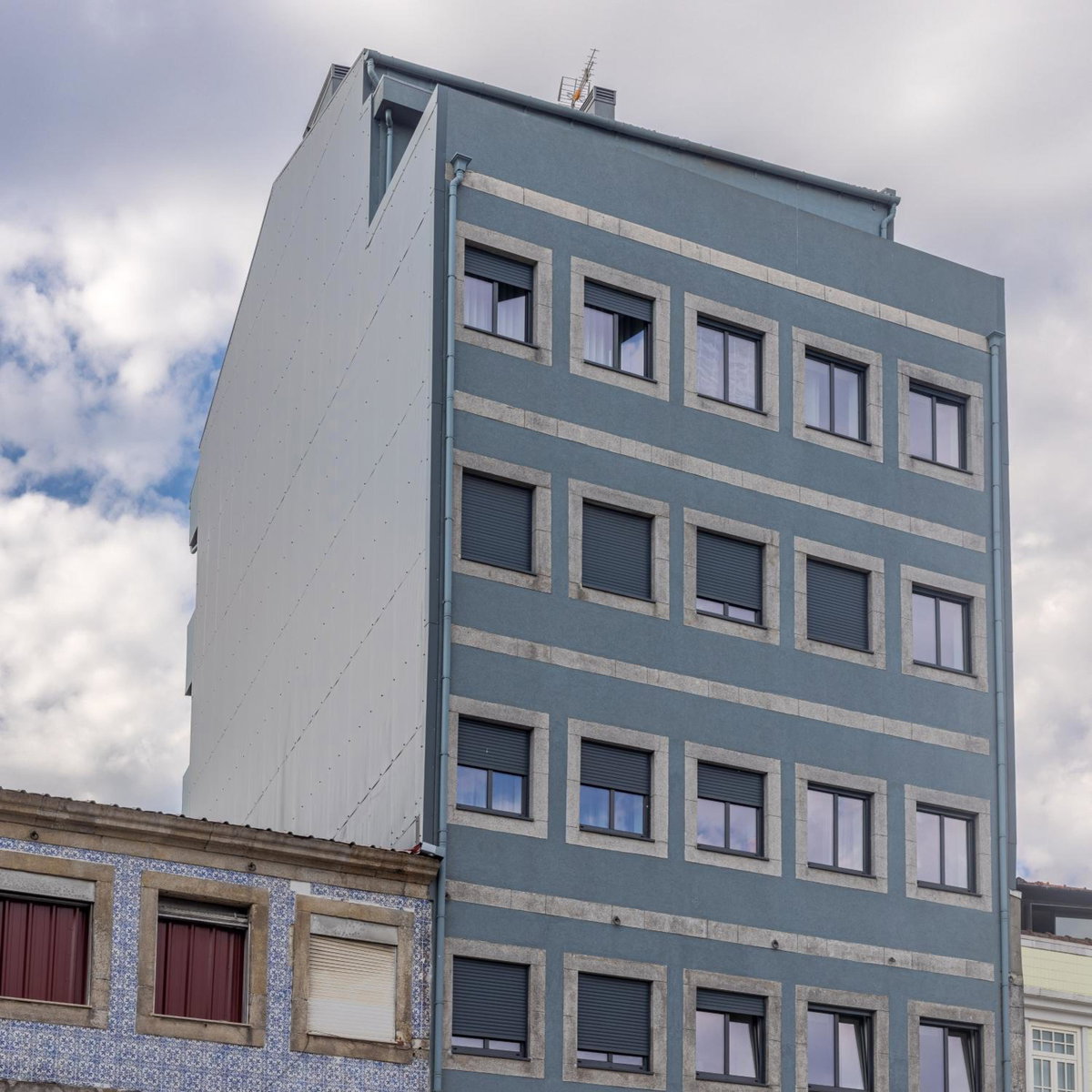 S. Lázaro Studio, Portugal