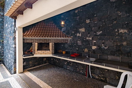 GuestReady - Spacious stay with sea views, Caniço, Portugal