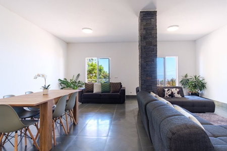 GuestReady - Spacious stay with sea views, Caniço, Portugal