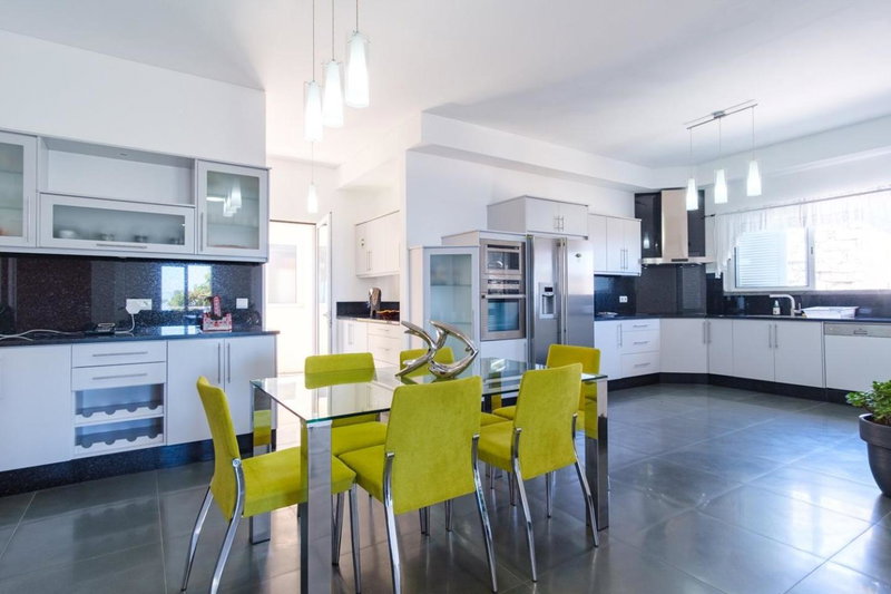 GuestReady - Spacious stay with sea views, Caniço, Portugal