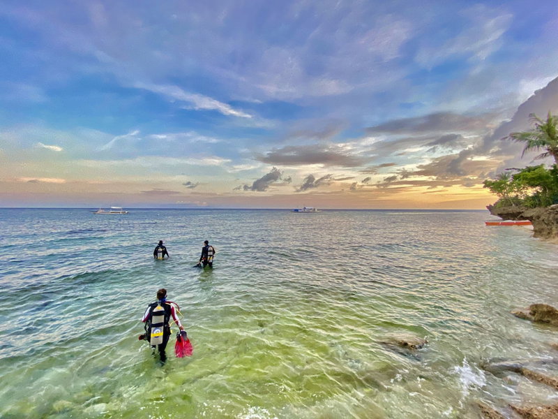 Magic Oceans Dive Resort, Anda, Philippines