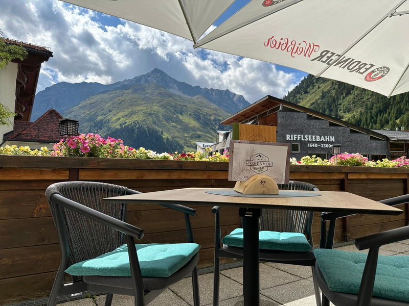 Hotel Zirbenhof, Sankt Leonhard im Pitztal, Austria