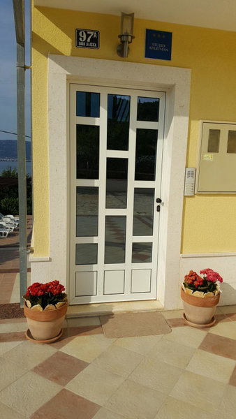 Apartments Romana, Slatine, Croatia