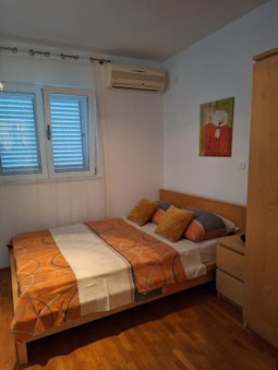 Apartments Romana, Slatine, Croatia