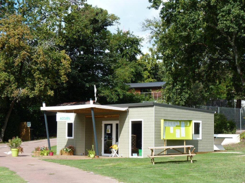 Hotel · Camping Les Chênes Verts, Meschers-sur-Gironde
