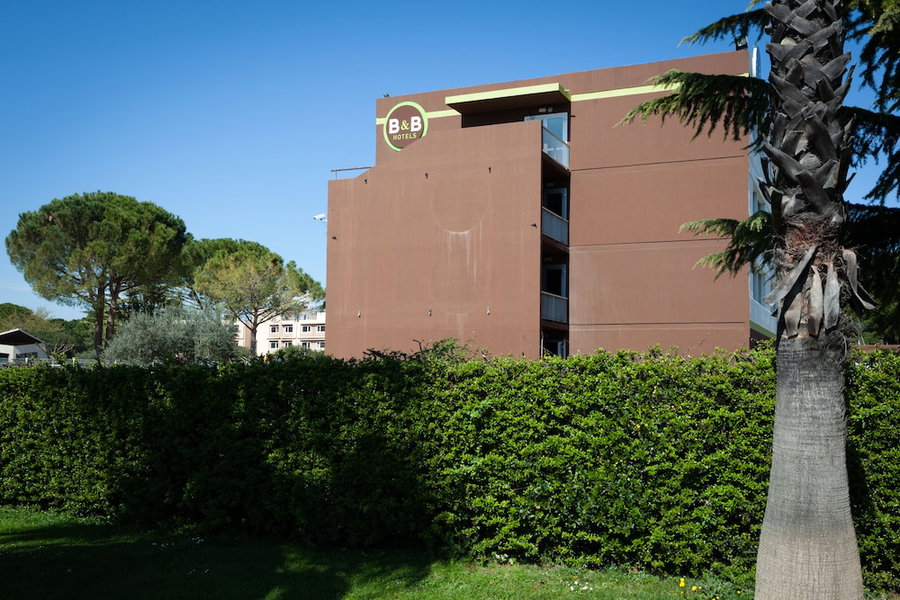 B&B HOTEL Nîmes Ville Active, Nîmes, France