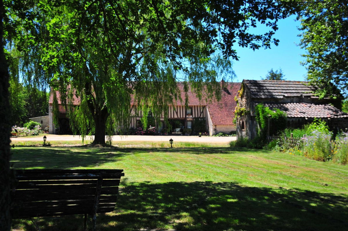 Hotel · Les Guenins, Gien