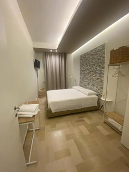 Apulia 35, Bari, Italy