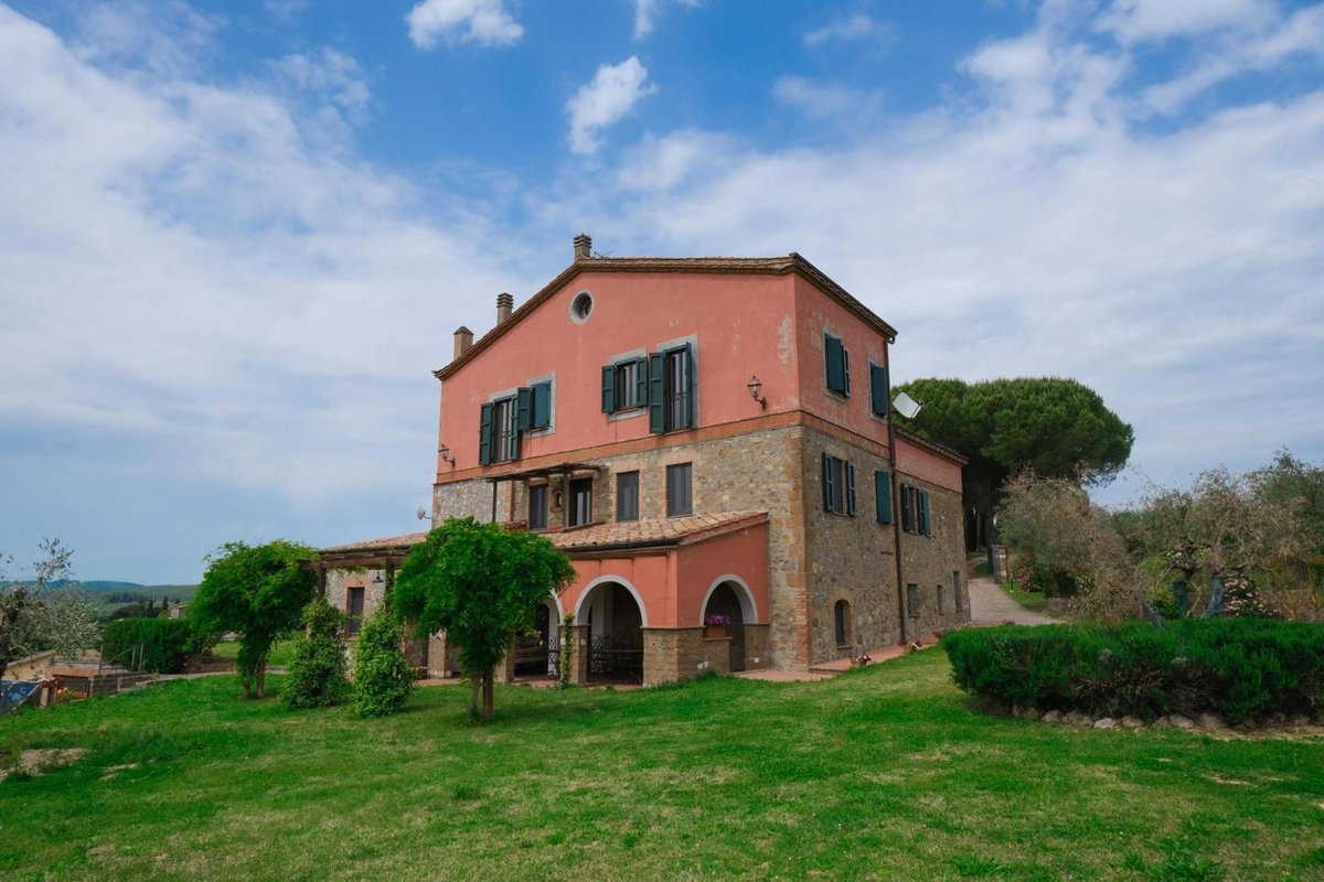 Casale Beatrice degli Ulivi, Italy