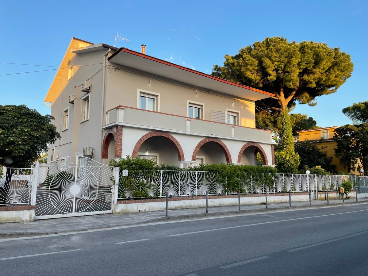 Villa Paestum, Italy