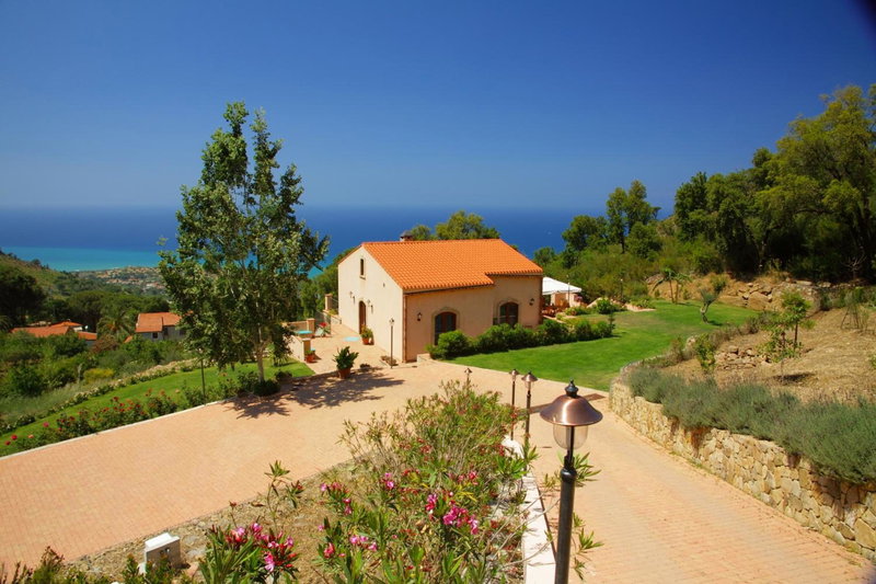 B&B Le Ginestre, Cefalù, Italy