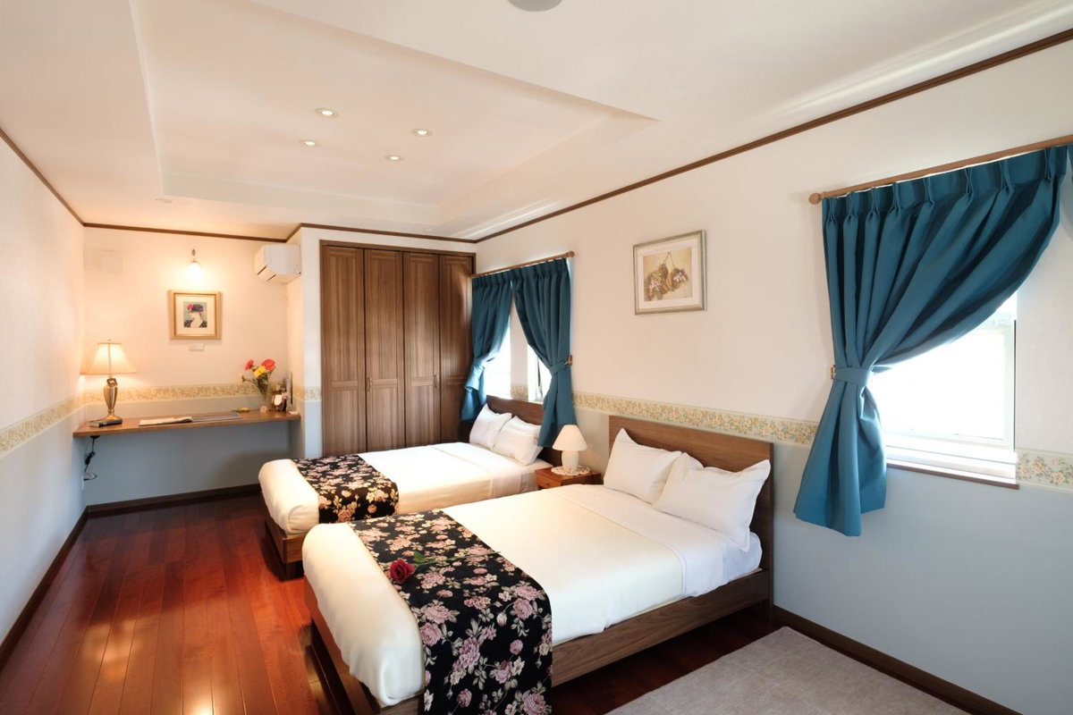 Hotel · Fantastic Story, Hirosaki