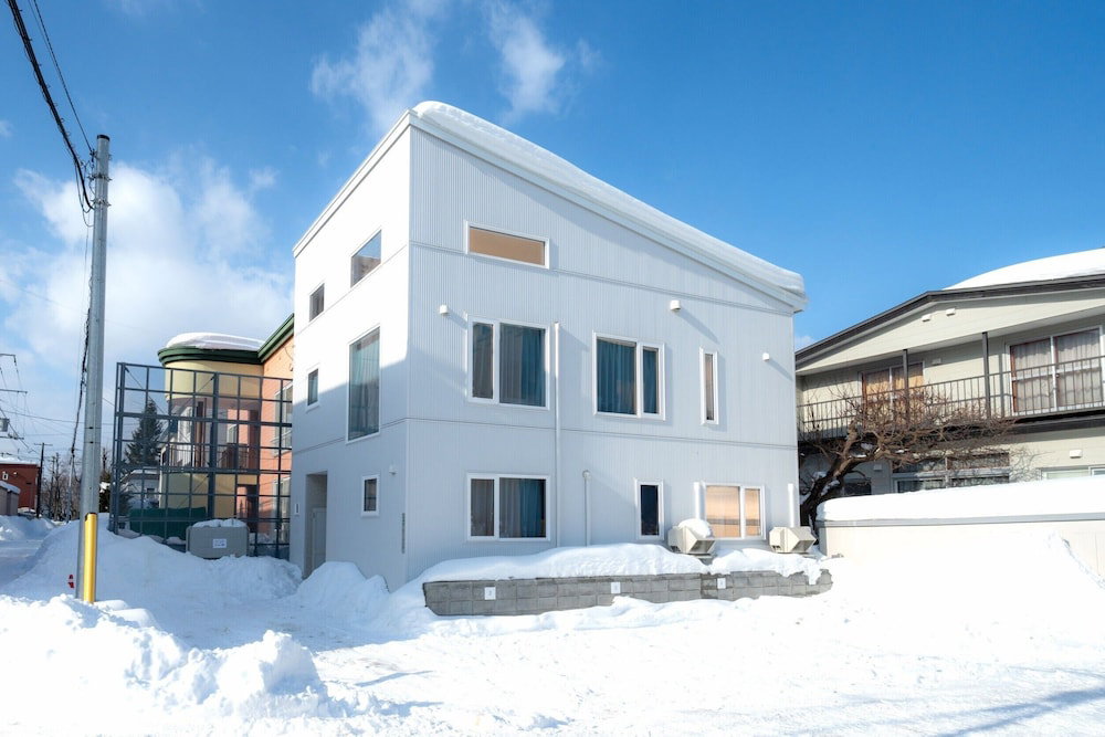 Hotel · The Luna Lounge, Sapporo