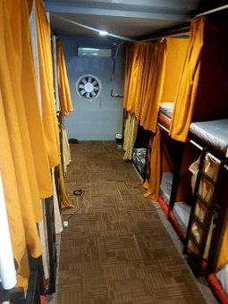 Rubikz Hostel & Cafe, Surabaya, Indonesia