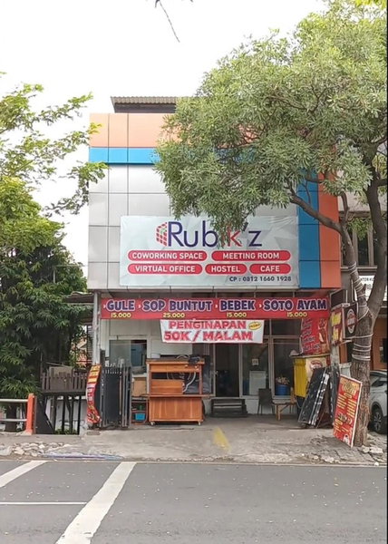 Rubikz Hostel & Cafe, Surabaya, Indonesia