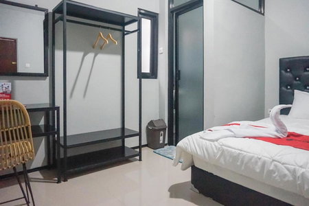 RedDoorz Plus @ Kalpataru, Rampal, Indonesia